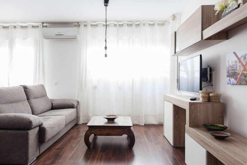 Apartamento para 4 con terraza privada en el centro Gerona Exterior foto