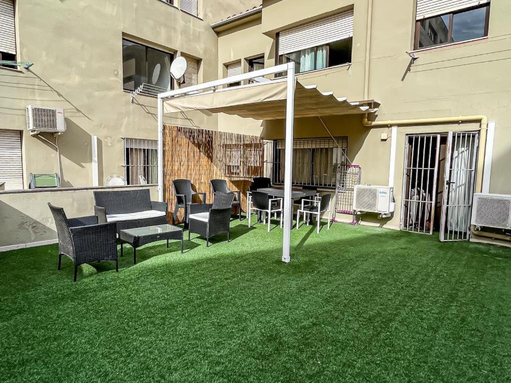 Apartamento para 4 con terraza privada en el centro Gerona Exterior foto